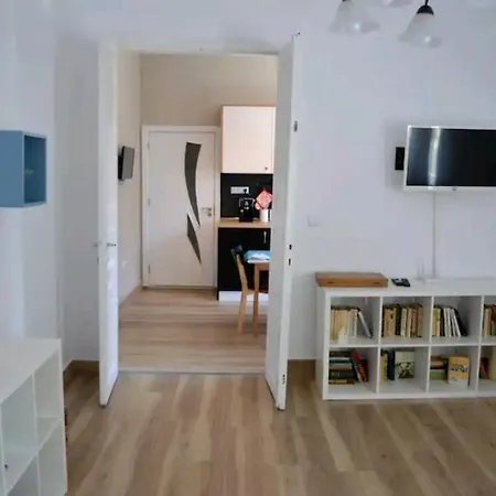 Apartamento Charming 6 M From The Main Street Burgas