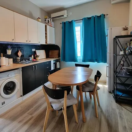 Charming 6 M From The Main Street Burgas